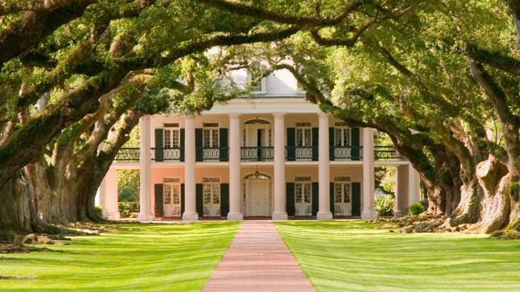 classicspilled's tweet photo. I'm obsessed with American plantation houses https://t.co/ms7L1TzhgU
