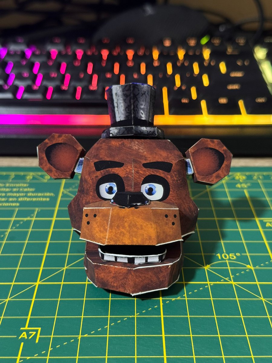 Papercraft Guy tweet media