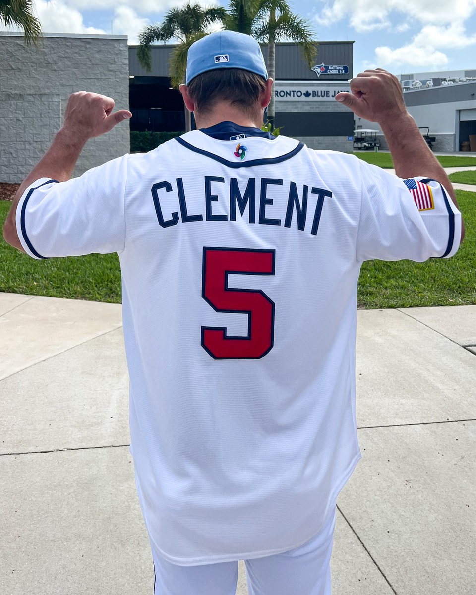 BlueJays's tweet image. Always support your roommate 🤗

Davis took BP in Ernie’s 🇺🇸 jersey! #WorldBaseballClassic