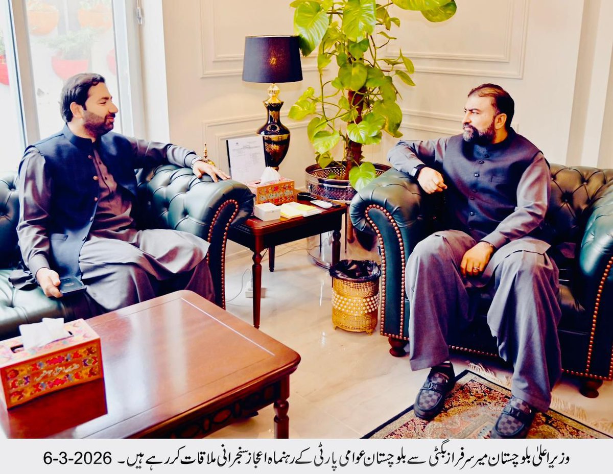 Khan_Penal's tweet photo. کوہٹہ _ وزیراعلی آفس
وزیراعلی بلوچستان میر سرفراز بگٹی سے بلوچستان عوامی پارٹی کے سینۂر صوباہی ناہب صدر سابق مشیر وزیراعلی بلوچستان میر اعجاز خان سنجرانی ملاقات کر رہے ہیں
ملاقات میں ملکی اور صوبے کی مجموعی سیاسی ، سماجی ، علاقاہی صورتحال  کے حوالے سے تفصیلی تبادلہ خیال کیا گیا https://t.co/chMbESbHwJ