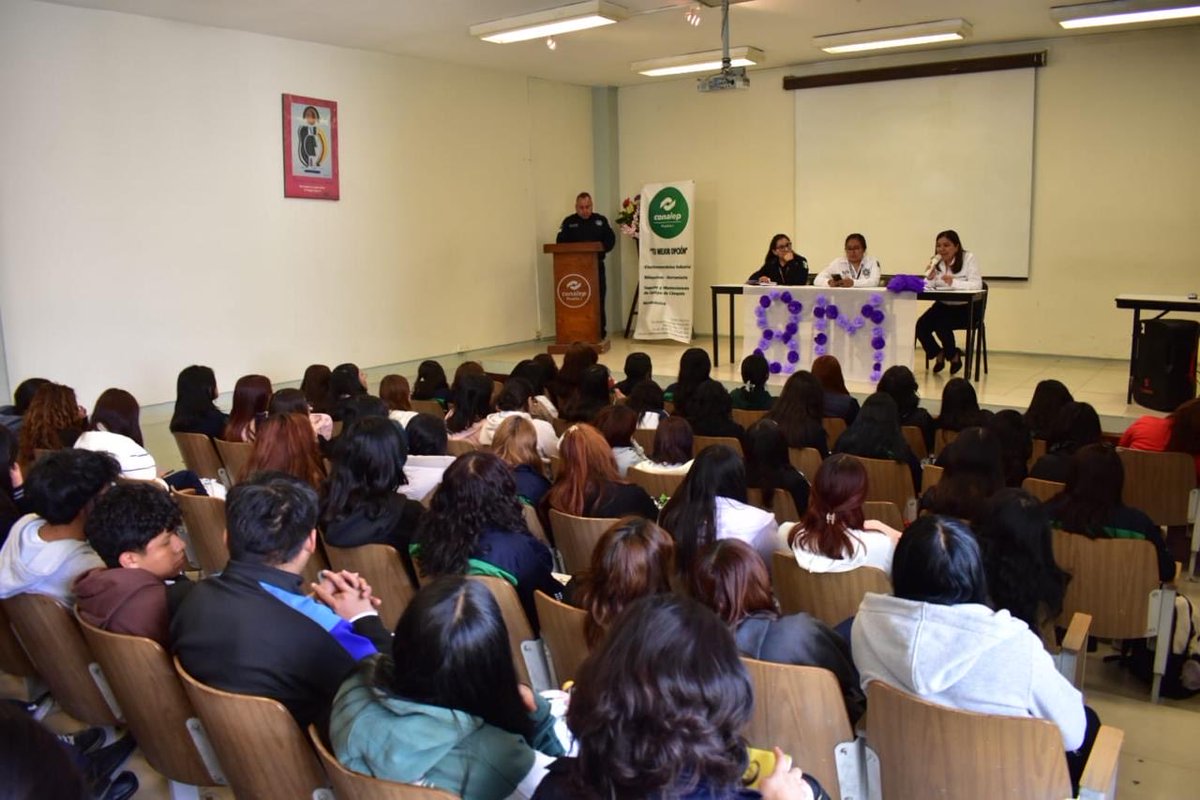 sindicaturampue's tweet photo. 👩👨🦱Las juventudes son clave para construir una mejor convivencia.
En el #CONALEP1, personal de los Juzgados de #JusticiaCívica impartió una plática como parte de los programas de prevención “La Seguridad también es de nosotras”, para fortalecer la cultura de la legalidad. https://t.co/WtEknyZQsP