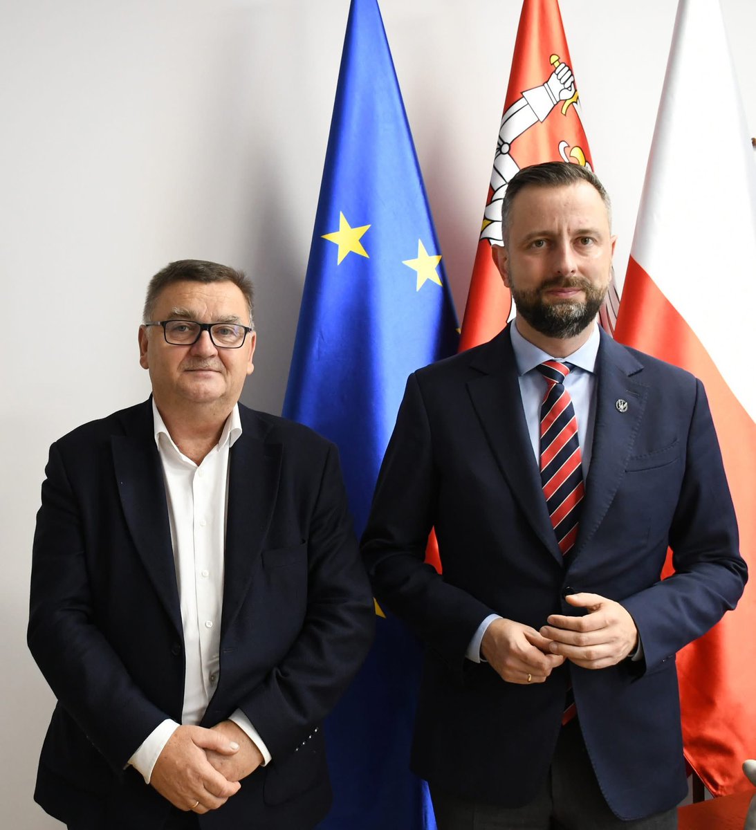 Panie Premierze <a href="/KosiniakKamysz/">Władysław Kosiniak-Kamysz</a>, proszę o komentarz, bo aż trudno w to uwierzyć.

Czy przekazał Pan z publicznych środków sprzęt dla OSP w Gdowie, w którym wójtem od 2002r. jest Pan Zbigniew Wojas (reprezentant ludowców) - prywatnie Pana teść?

Nie wierzę w aż tak bezczelną formę