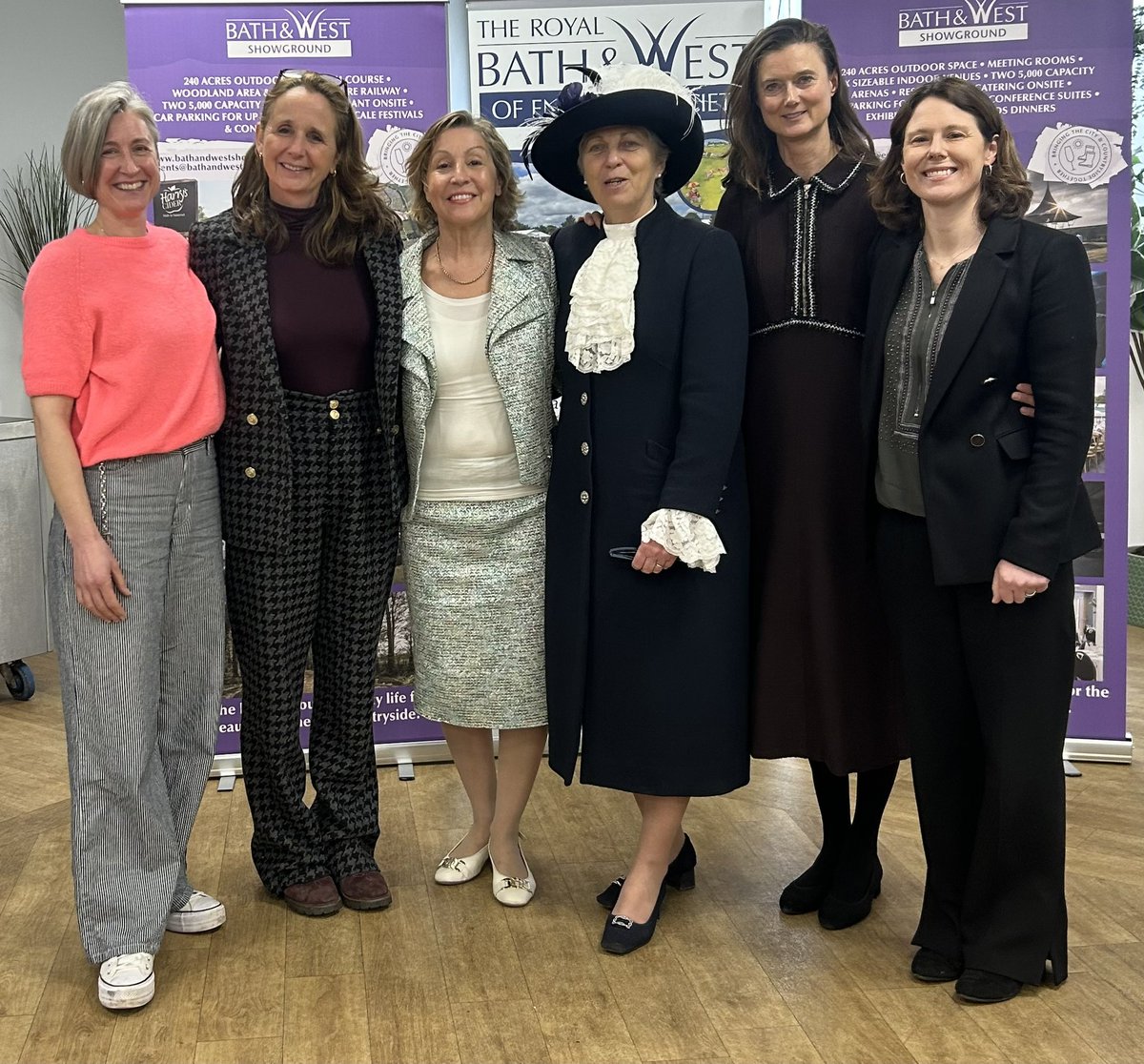 Rebecca Pow tweet media