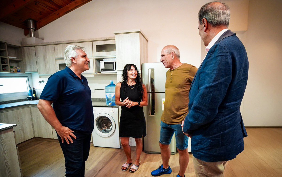 ¡Chau garrafas! Qué lindo es compartir con las familias la llegada del gas natural, esto cambia la vida en los hogares.

En #VillaGeneralBelgrano, habilitamos las de obras de ampliación para la red de #GasNatural, las instalaciones van a beneficiar de manera directa a 321