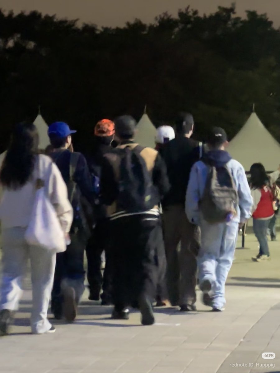 I feel like these are the same trainees which were spotted at enhypen's ...
