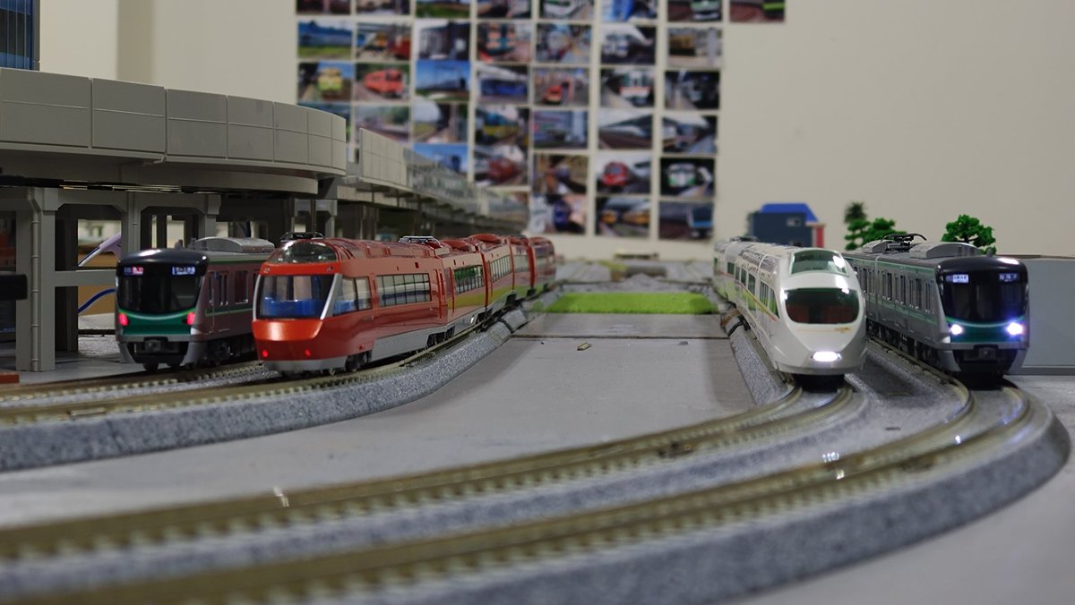 uecrail's tweet photo. 前期日程で電通大に合格された皆さま、おめでとうございます🎊
鉄道研究会では、貸切列車の運行から鉄道模型まで幅広い活動を行っています！
4月に皆さまとお会いできることを心待ちにしています！
電通大鉄研のHPは以下のリンクから！
https://t.co/bqIxA4z49k
#uec26 #春から電通大 https://t.co/bIBjdf2gvq