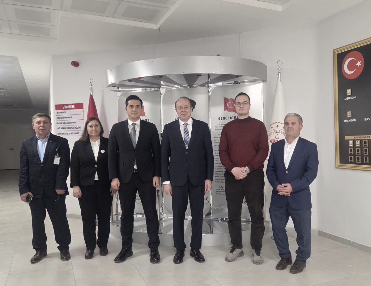 kahramankazandh's tweet photo. Kahramankazan Kaymakamımız Sayın Mustafa YILMAZ, hastanemize iade ziyarette bulunmuştur. Başhekimimiz Uzm. Dr. Semih CANPOLAT tarafından hastanemizde yürütülen sağlık hizmetleri hakkında bilgilendirme yapılmıştır. Nazik Ziyaretleri dolayısıyla Sayın Kaymakamımıza teşekkür ederiz. https://t.co/5UKG5SHXsl