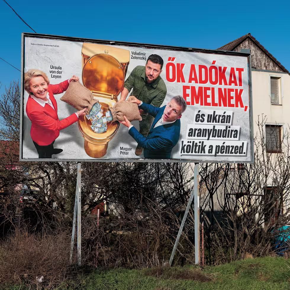 tgp_news1's tweet photo. Передвиборча агітація Орбана в Угорщині, що побудована на антиукраїнській та антиєвропейській пропаганді.

Багато питань викликає перший банер:

Вони підвищують податки та витрачають ваші гроші на українські золоті злитки

Це було знято ДО сьогоднішньої операції по викраденню українських інкасаторів «Ощадбанку» з ГРОШИМА ТА ЗОЛОТИМИ ЗЛИТКАМИ.

Вже давно готувались?

== (Eng) 

Orbán’s campaign in Hungary is built on anti-Ukrainian and anti-European propaganda.

One billboard raises a lot of questions:

“They raise taxes and spend your money on Ukrainian gold bars.”

This was photographed before today’s operation involving the abduction of Ukrainian Oschadbank cash couriers carrying money and gold bars.

So were they preparing this narrative long in advance?