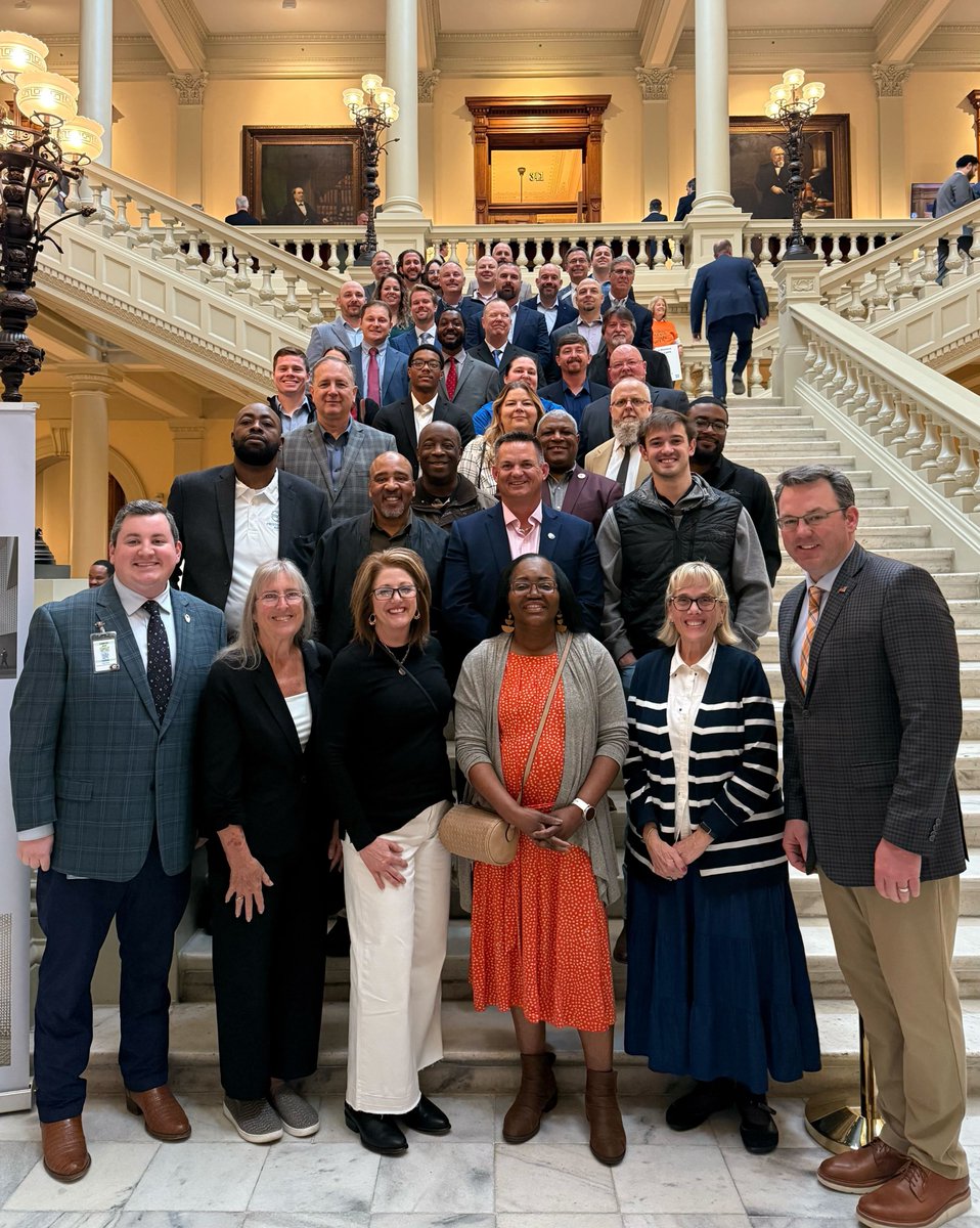 LtGovJonesGA's tweet photo. A busy week at the Capitol connecting with folks from across Georgia, including:

✅ Congressman Rick Allen
✅ Georgia Pharmacy Association
✅ UGA College Republicans
✅ Conditioned Air Association of Georgia representatives

Always appreciate the opportunity to hear from those working to make our state stronger. #gapol