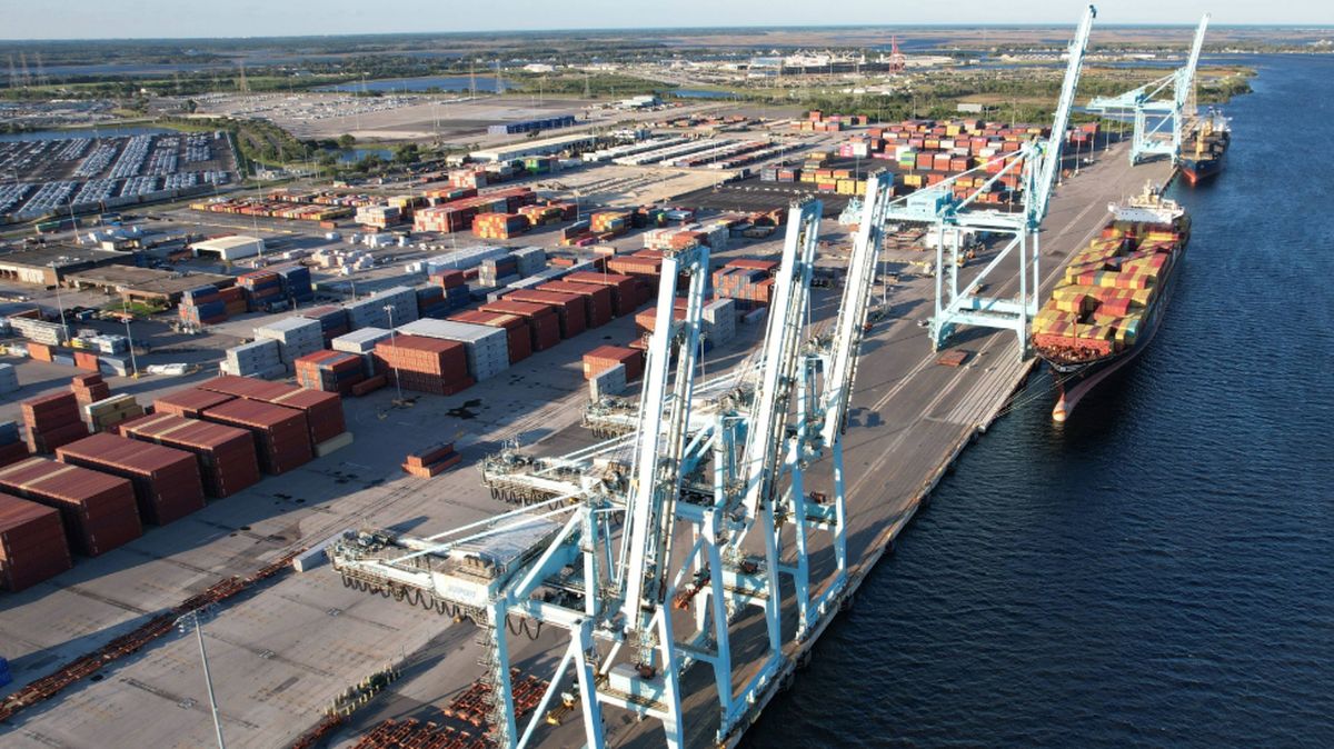 WorldCargoNews's tweet image. ⚫ IN-DEPTH 🔴 JAXPORT selects STV to design rail expansion at two terminals: tinyurl.com/mrxscjy3
@STVstories @JAXPORT 
#Ports #Jacksonville #RailFreight #Aggregates #WorldCargoNews
