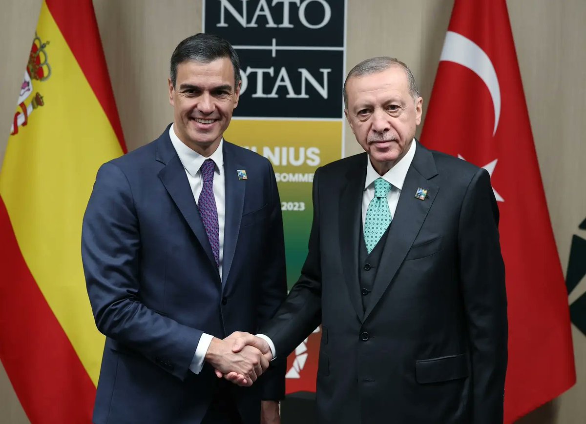İspanya Başbakanı Pedro Sánchez:

"Türkler, bizim kardeşlerimizdir. Türkiye ile ilişkileri daha da güçlendirmeliyiz.”