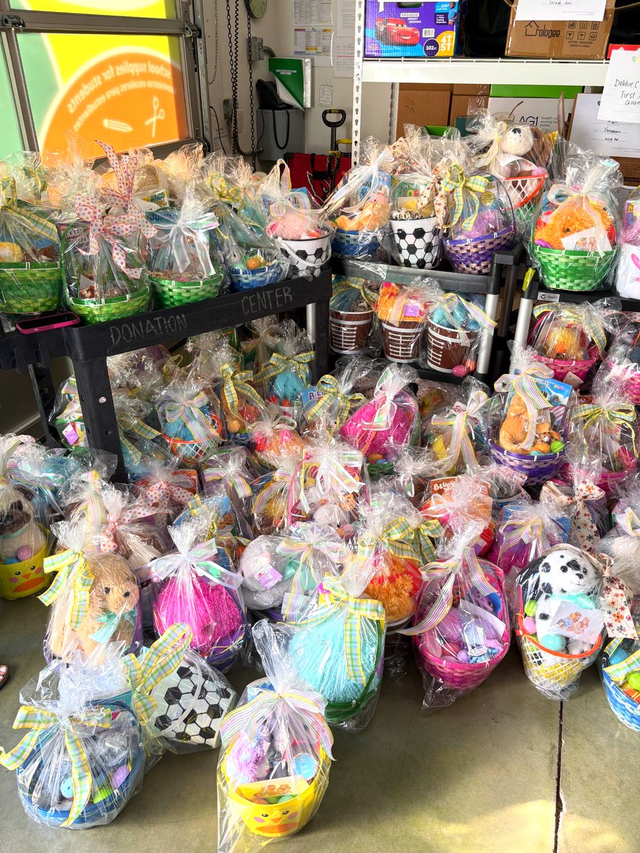 Thank you to Higley Groves Ward for their continued generosity! For multiple years, they’ve collected items and assembled beautiful Easter baskets for children at A New Leaf. This year they created 120 baskets, bringing a special Easter surprise to many of the kids we serve. 🐣💛