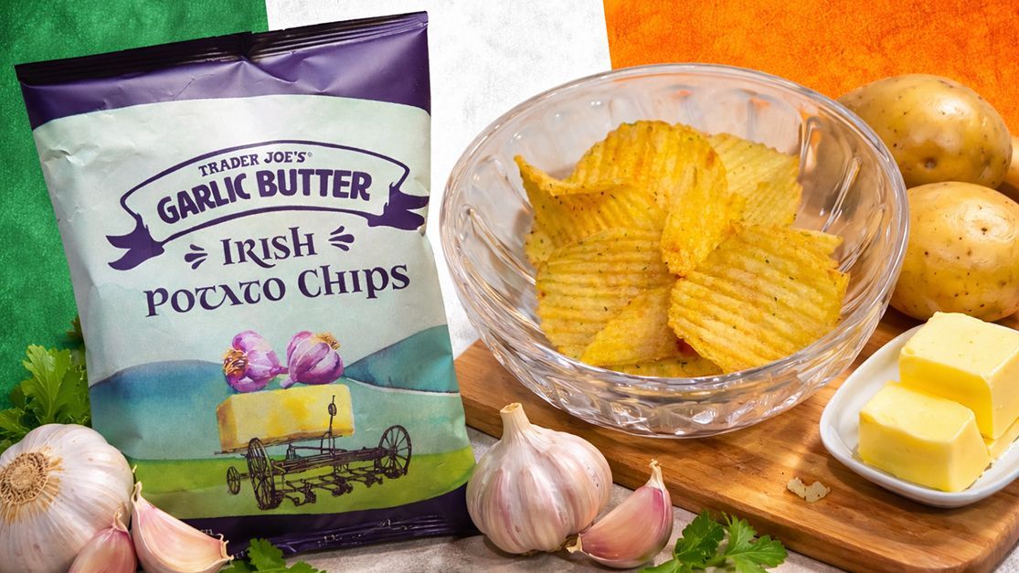WhatsGoodatTJs's tweet image. All that and a bag of chips.

Trying #TraderJoes NEW Garlic Butter Irish Potato Chips: whatsgoodattraderjoes.com/2026/03/trader… #glutenfree #snack