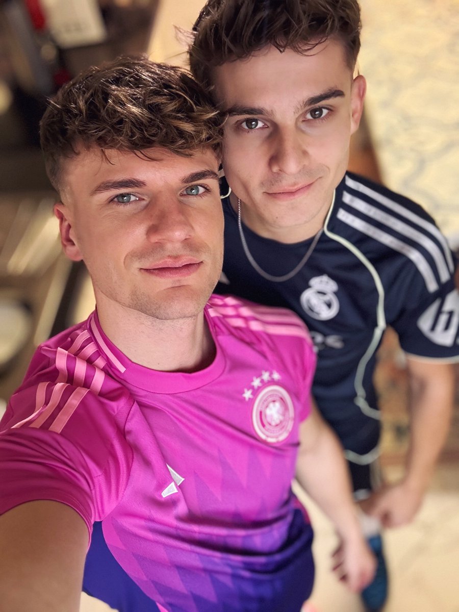 Timmy_twynk tweet media