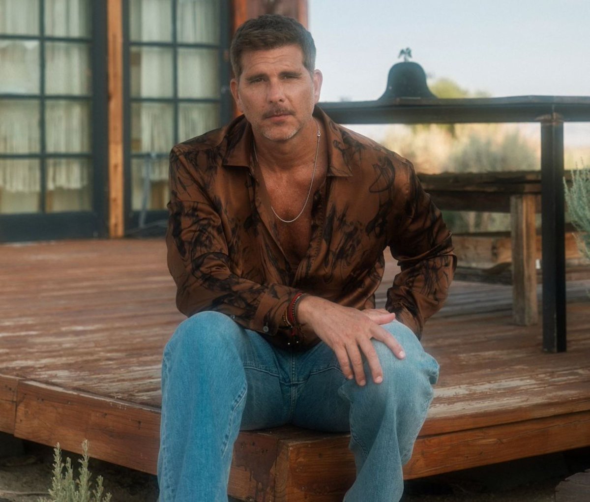 🎤 Christian Meier lanza su sexto álbum, "Así es la ley". Composición 100% propia y lleno de su sello artístico único. #MúsicaPeruana 👉ow.ly/BaHe50YqgW1