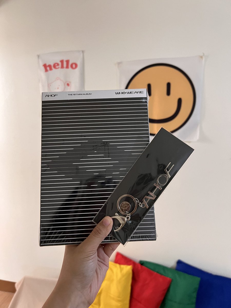 itskatstyle's tweet photo. hii hi saw this while cleaning my room 🙏

WTS LFB PH 
<AHOF> WHO WE ARE SEALED ALBUM with FREE AHOF KEYCHAIN 
— Php 800  
— PAYO (GCASH/MAYA)
— Meet ups (Greenfield, Megamall Area) 

Dm lang po 🌈 

#AHOF #WHOWEARE #ALBUM #WTS #PH https://t.co/2io1MaolES
