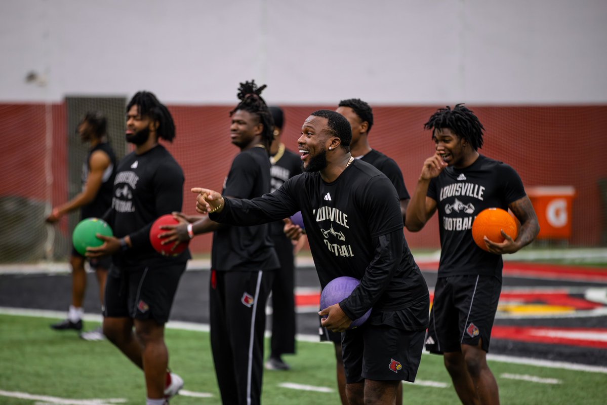 🗣️ DODGEBALL

#GoCards