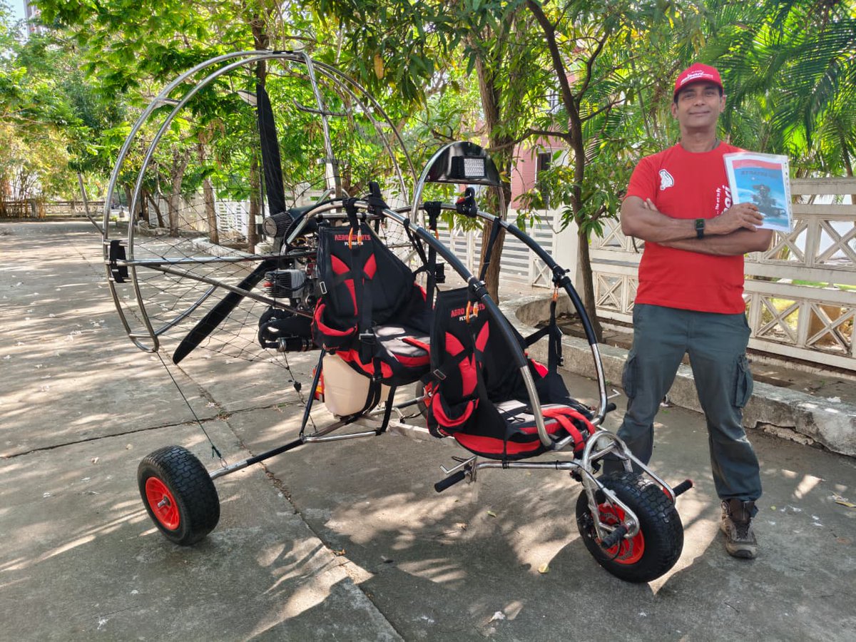 minariengine's tweet photo. Happy face with new toy 😎😎😎😎
#minariengineitaly #Stratos400 #twycylinderengine https://t.co/JfwRpqRTga