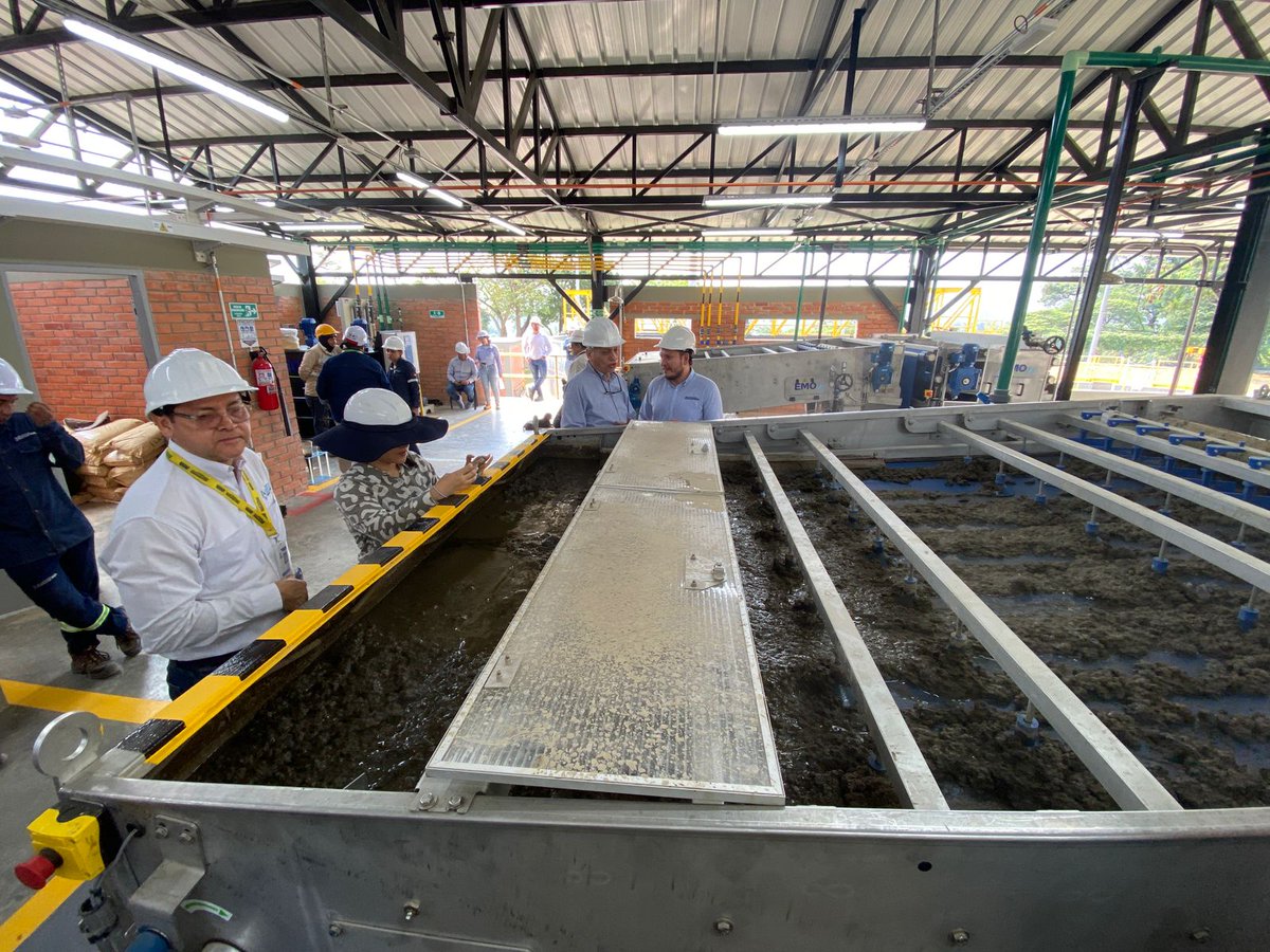 CucutaEis's tweet photo. El módulo SP3 del Acueducto Metropolitano, ubicado en el sector Pórtico, operó al 100% durante la jornada final de pruebas del Sistema de Tratamiento de Lodos (STL), un paso clave para fortalecer la sostenibilidad ambiental y la eficiencia en el proceso de potabilización del agua https://t.co/SFT0v4esxt