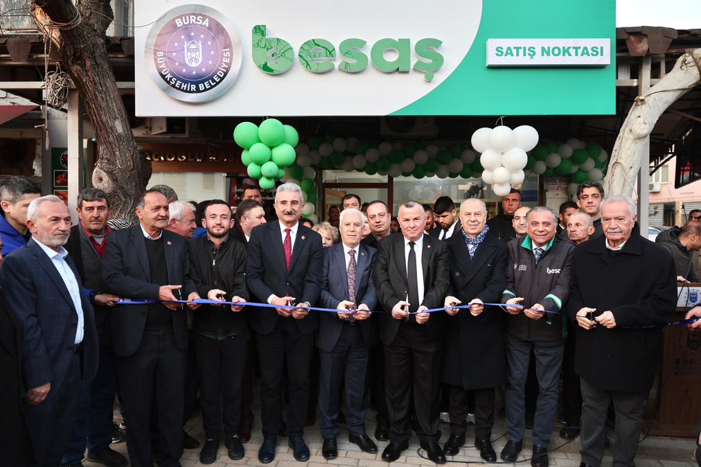 mustafabozbey's tweet photo. Orhaneli’de BESAŞ Hizmeti Başladı

Orhaneli ilçemizde BESAŞ satış noktasının açılışını gerçekleştirdik. Sağlıklı, güvenilir ve uygun fiyatlı BESAŞ ürünlerini hemşehrilerimizle buluşturmanın mutluluğunu yaşıyoruz.

Bu yeni satış noktasıyla hem Orhanelili vatandaşlarımız BESAŞ ürünlerine daha kolay ulaşacak hem de yerel girişimcilik ve istihdama katkı sağlanacak. Orhaneli’mize hayırlı olsun.