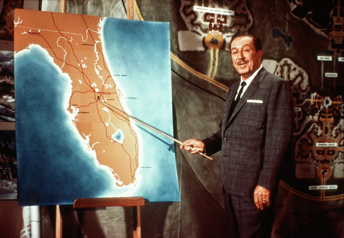 Disney Parks tweet media
