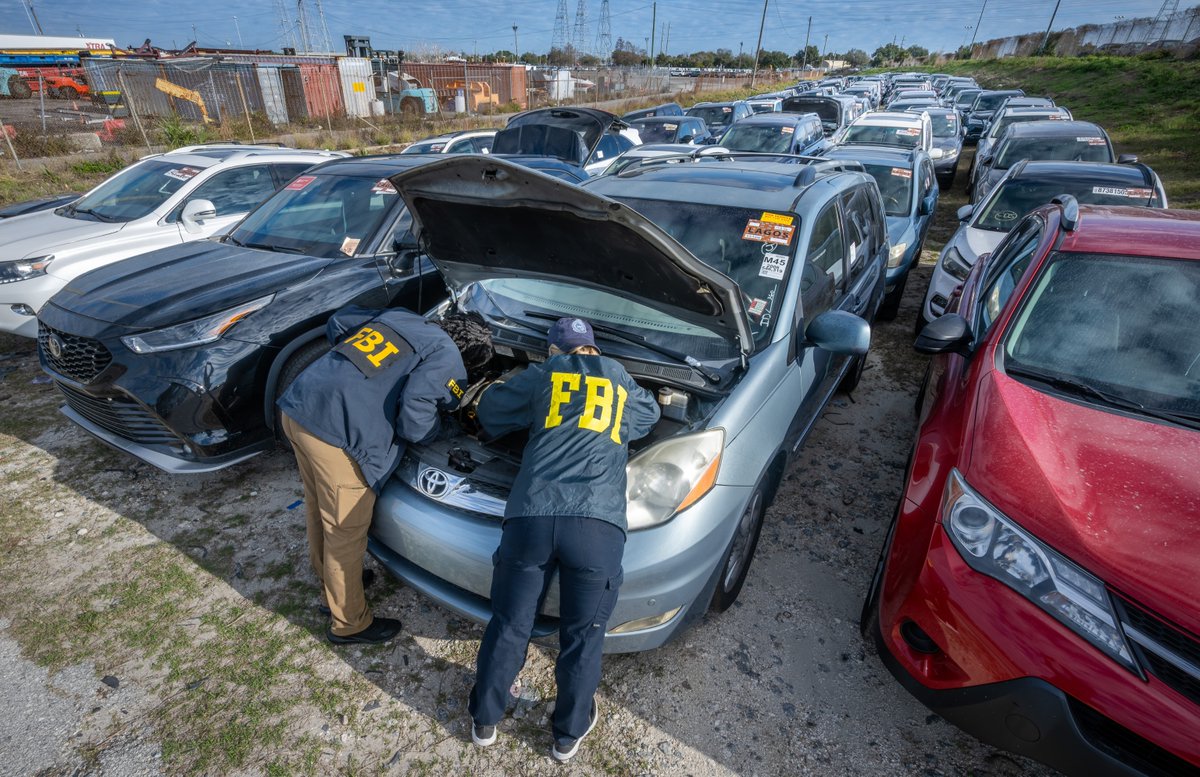 FBI tweet media