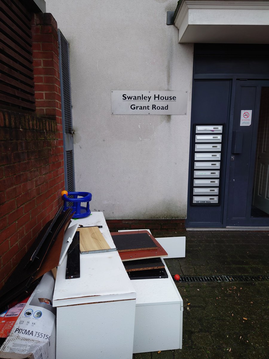 Robert smart tweet media