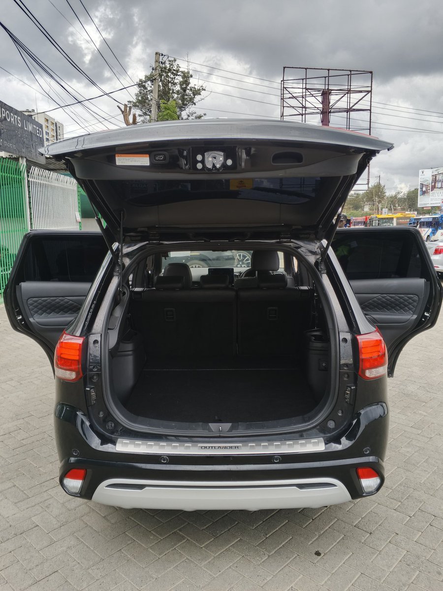 nyamu_jeff's tweet photo. 🔥 *2019 Mitsubishi Outlander PHEV Black Hybrid AWD – Premium Deal with FREE Add‑Ons &amp; Services!* 🔥

0115325316
https://t.co/8xGhUQZRZ9 https://t.co/pnW8sONAqU