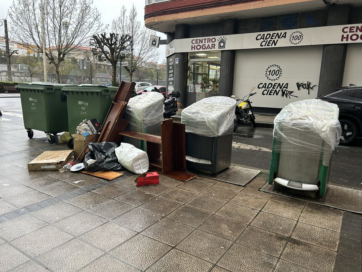 Hoy se ve que para variar no toca recoger basuras. #Santander