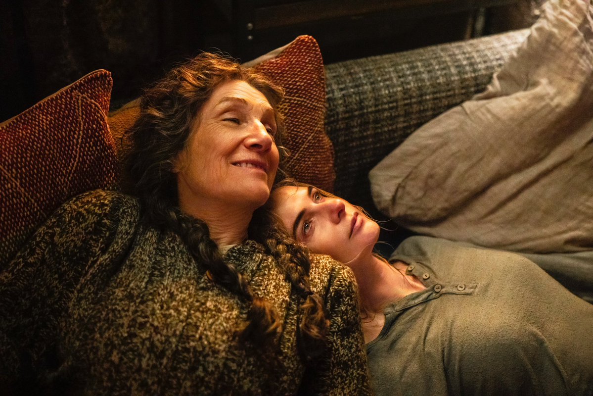 Apple TV ES  tweet media