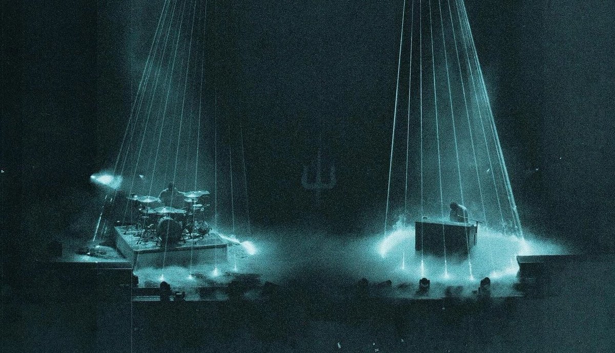 this is still the most beautiful and most haunting picture ever taken at a twenty one pilots show.