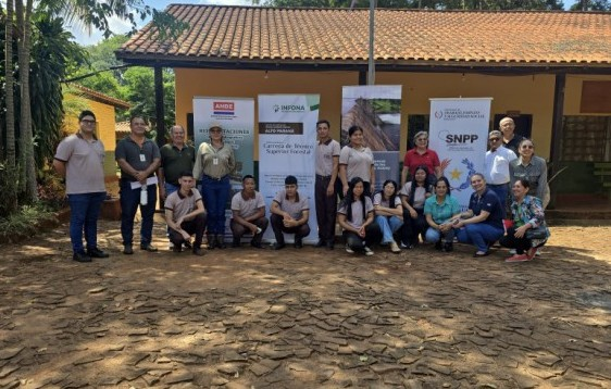 IPParaguay's tweet photo. Inició el curso de «Cultivos Orgánicos en Establecimientos Turísticos» dirigido a jóvenes estudiantes y pobladores de Minga Guazú, departamento de Alto Paraná.

https://t.co/o0ylJVWurh https://t.co/Ni8UV8OdOc