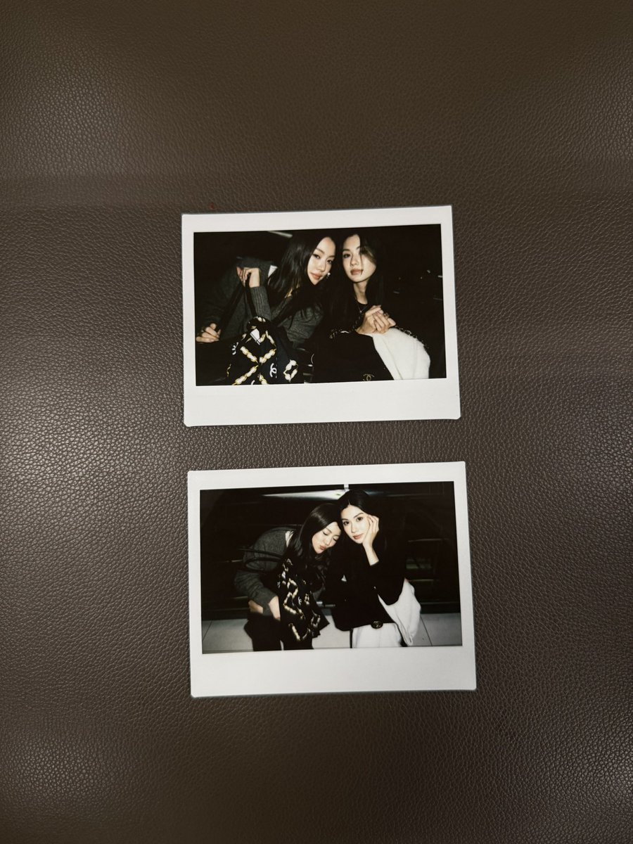 lena__lorena's tweet photo. พร้อมแล้วค้าบบบ see you Parissss 🇫🇷✈️🫶🏻🤭

LENAMIU OFF TO CHANEL PFW 

#CHANELFallWinter
#CHANELShow
#CHANELFW26xLenaMiu
#LenaMiu
#LalinaLena
#MiuNatsha
#PFW https://t.co/Wws1ki6U99