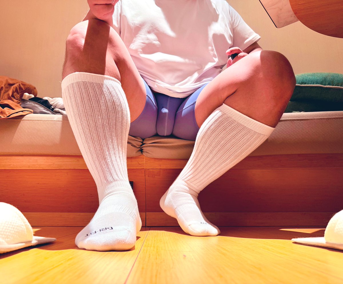 Isolated tweet media