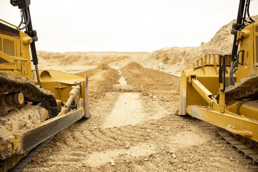 FoleyEngines's tweet photo. Because Cat manufactures its own undercarriage, every component meets strict specifications & quality standards that no competitor can match https://t.co/Sdok4Ymes9 #landmangement #landclearing #caterpillar #undercarriage #tracks https://t.co/u0F0qFPXdV