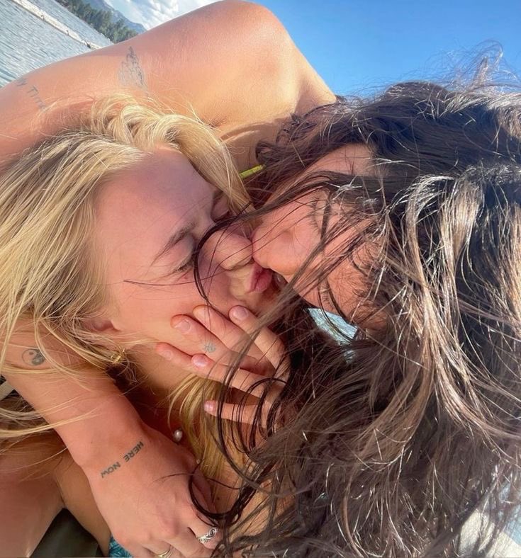 Riza, M. tweet media