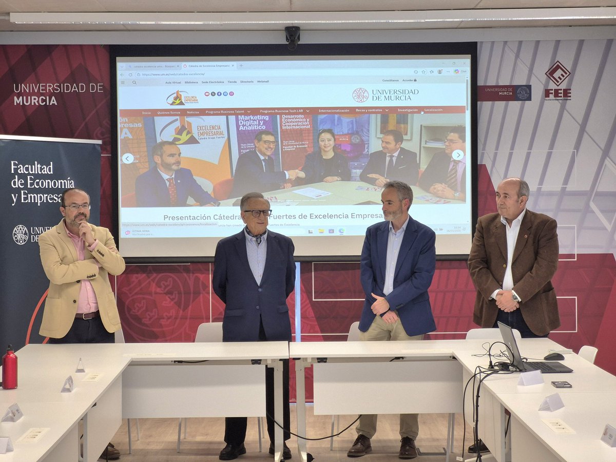 Facultad de Economía y Empresa UMU tweet media