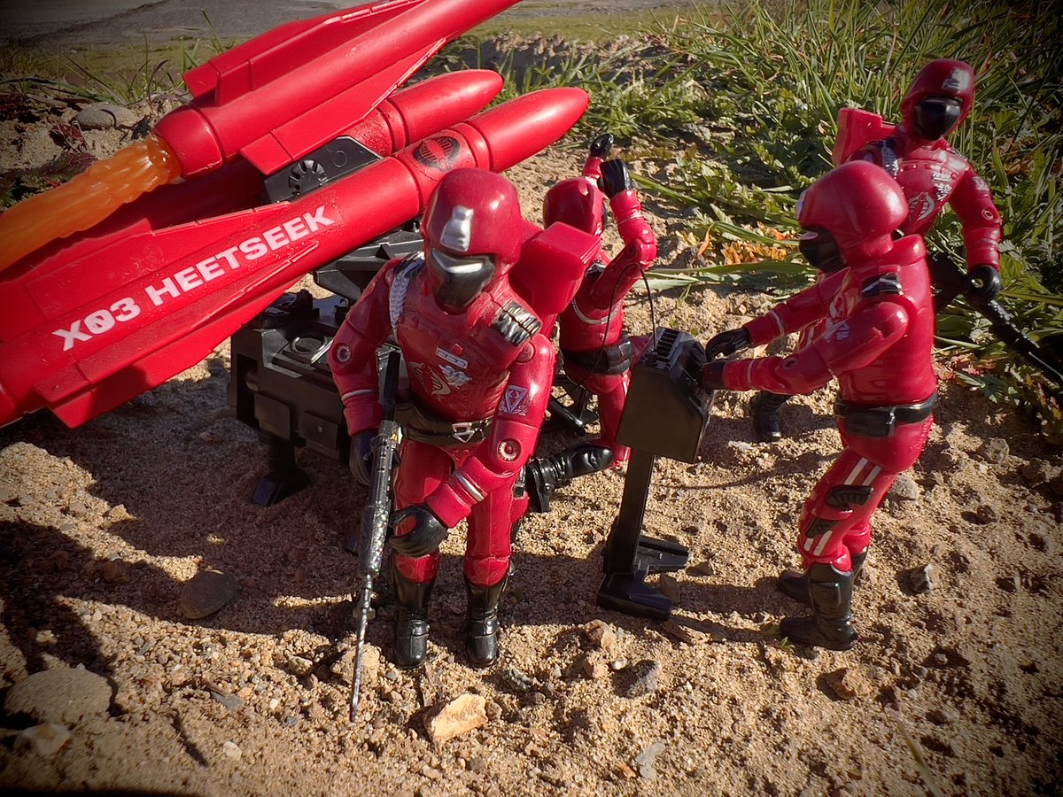 day 429 #joeaday Crimson Guard v1 1985

Better red than dead. 8/10