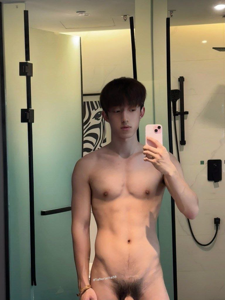 TaRerucha5013's tweet photo. 好多人想看我后面，这次来满足大家，喜欢前面还是后面😚😚弟弟做1猛做0耐，不信可以线下来试试哈哈哈，想报名的发位置滴滴我🥰🥰 https://t.co/rCMlHCDoBe