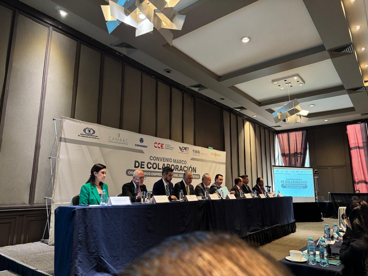 El presidente nacional de Tesoros de México participó en la firma del Convenio Marco de Colaboración con la Secretaría de Turismo de México, fortaleciendo alianzas que impulsan el turismo de excelencia en nuestro país. 🇲🇽✨
#TesorosDeMéxico #TurismoMéxico #TurismoDeExcelencia