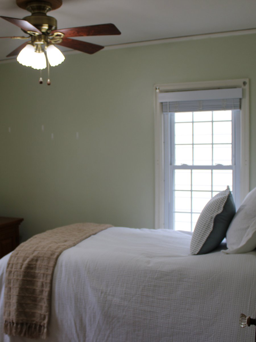 pietowntv's tweet image. Tonight on #HouseHunters✈️
Young buyers are leaving #LosAngeles to purchase their #FirstHome and start a family in #Minnesota. In the #TwinCities market, however, they're quickly learning that their dream of more space for less isn't adding up.

10:30|9:30c on @HGTV 🪟