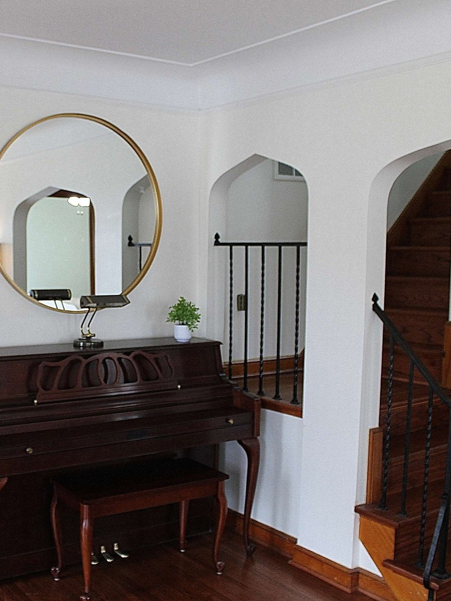 pietowntv's tweet image. Tonight on #HouseHunters✈️
Young buyers are leaving #LosAngeles to purchase their #FirstHome and start a family in #Minnesota. In the #TwinCities market, however, they're quickly learning that their dream of more space for less isn't adding up.

10:30|9:30c on @HGTV 🪟