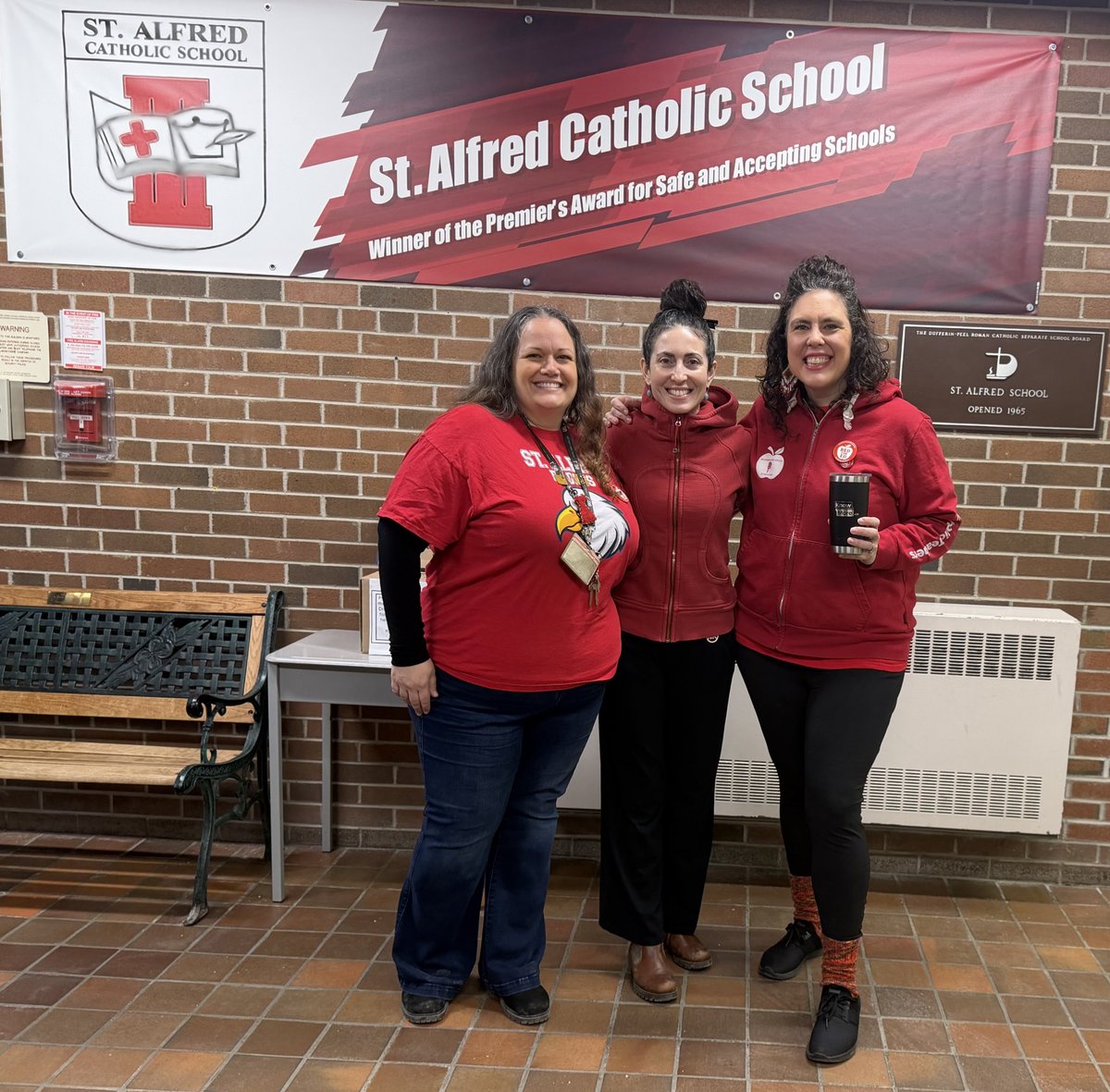 Mrs_A_Isaac's tweet image. Standing together in #solidarity with #CatholicTeachers from @elemdp and other @OECTAProv units across the GTA in support quality publicly funded education for our students and communities. #pACT #RedforEd