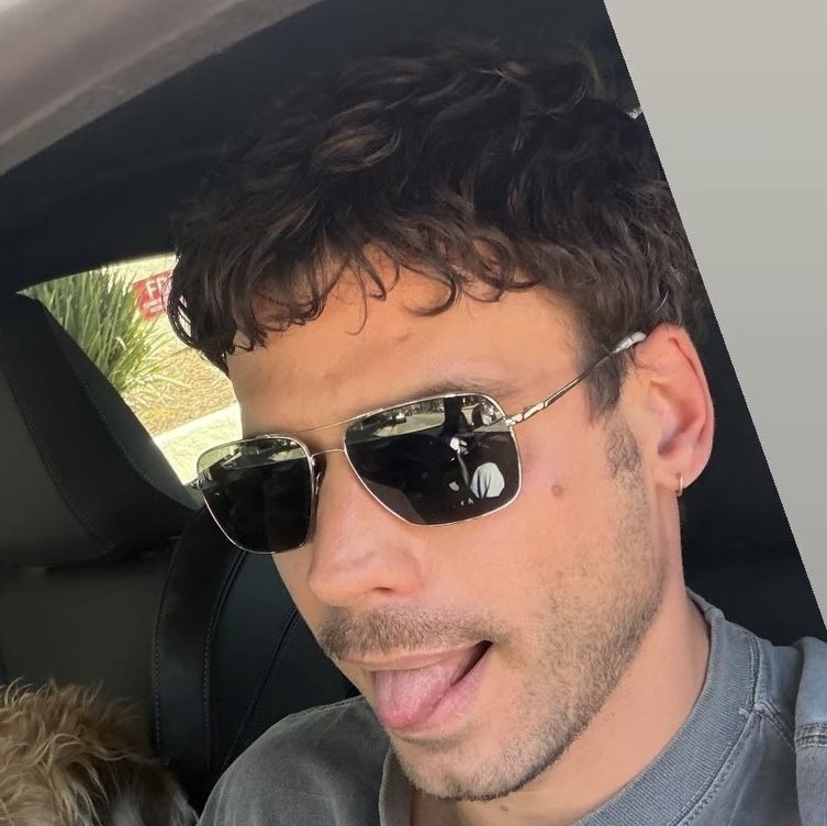 boy afraid tweet media