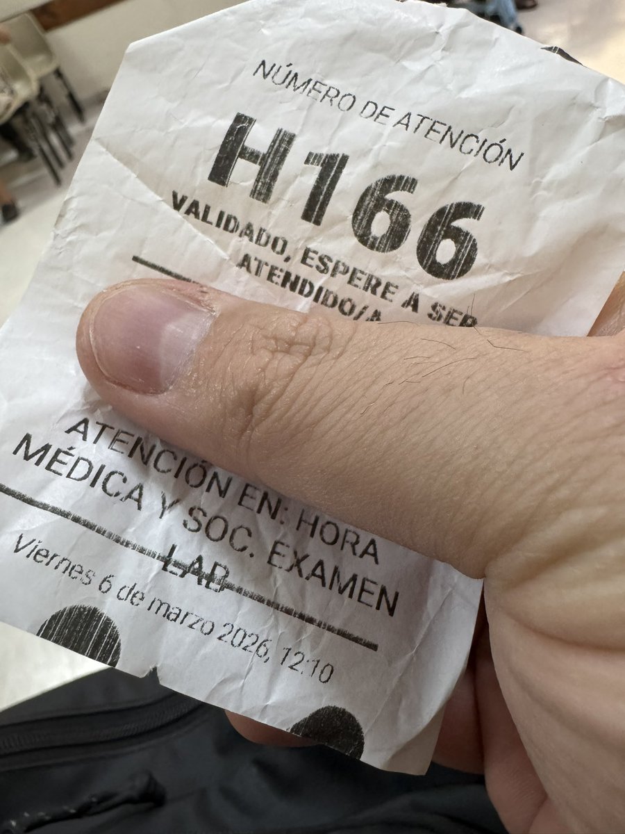 CarlosScarfx's tweet photo. Llevo casi casi 2 horas esperando para sacar “hora” para exámenes y control… ojalá no me salgan con que no hay agenda… hospital salvador @ministeriosalud @GabrielBoric @GobiernodeChile https://t.co/1MdML0xO8V