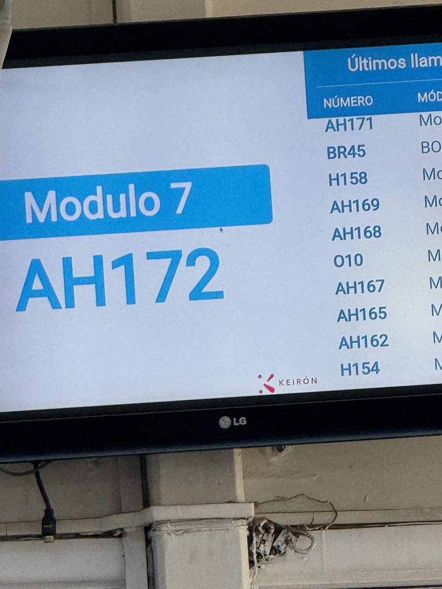 CarlosScarfx's tweet photo. Llevo casi casi 2 horas esperando para sacar “hora” para exámenes y control… ojalá no me salgan con que no hay agenda… hospital salvador @ministeriosalud @GabrielBoric @GobiernodeChile https://t.co/1MdML0xO8V