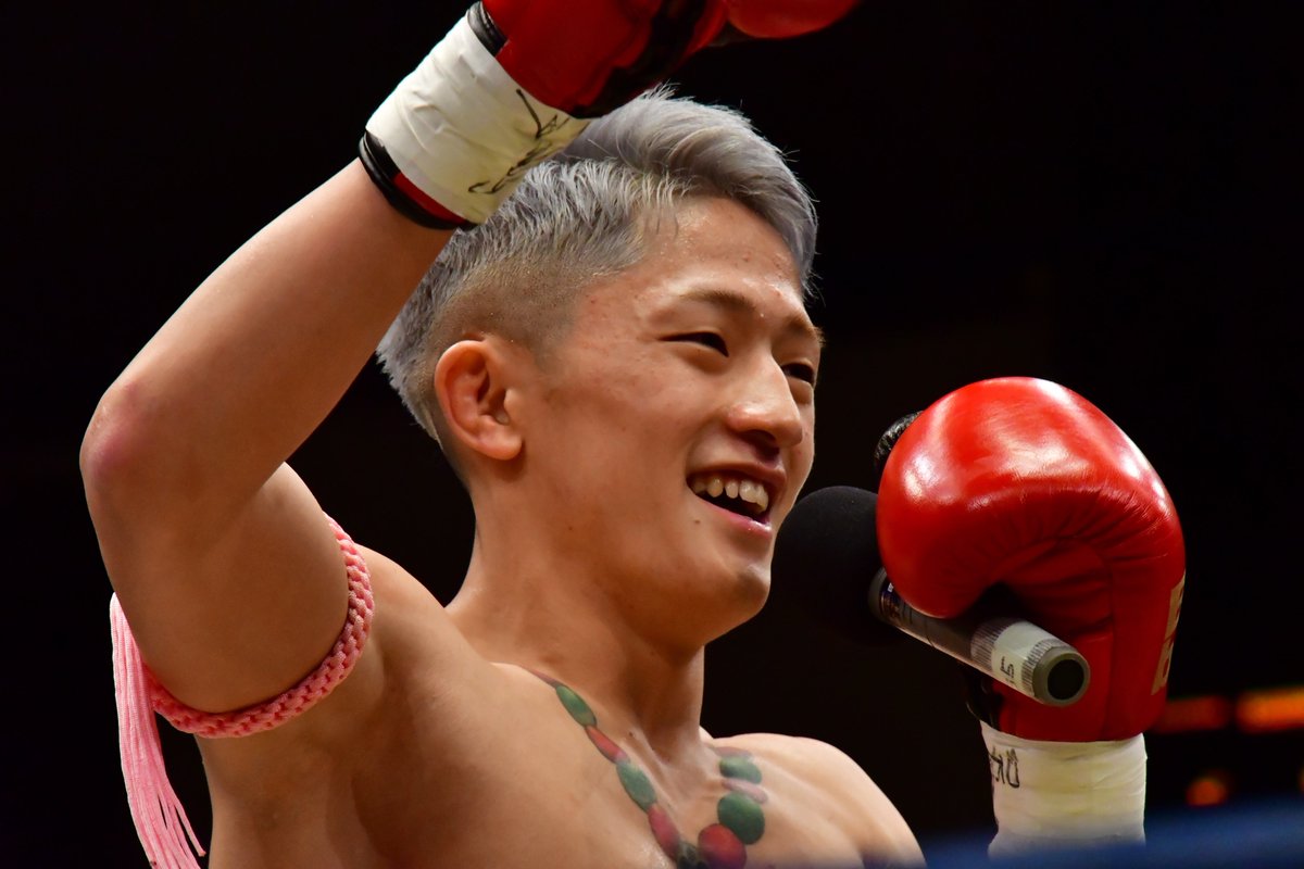 幼少期からアマチュア時代に学んだムエタイをバックボーンに神がかり的な大勝利を見せてくれるKROSS×OVERフェザー級王者・怜虎選手はこれで10勝(4KO)無敗。Bigbangスーパーフェザー級タイトルマッチが楽しみ過ぎる。更なる頂を駆け上って欲しい。怜虎選手ならきっと出来る筈だ。
#bigbang_kick