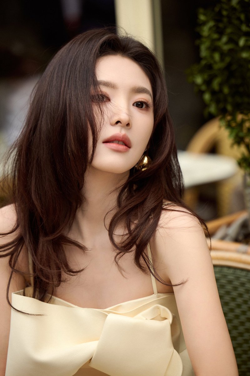 Zhang Ruonan’s photoshoot for Givenchy AW26 at Paris Fashion Week

[ #ZhangRuonan #章若楠  ]