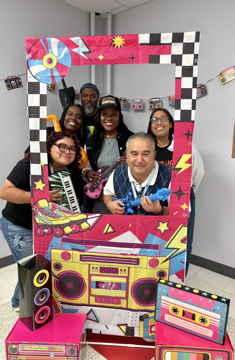 V.Ocañas tweet media