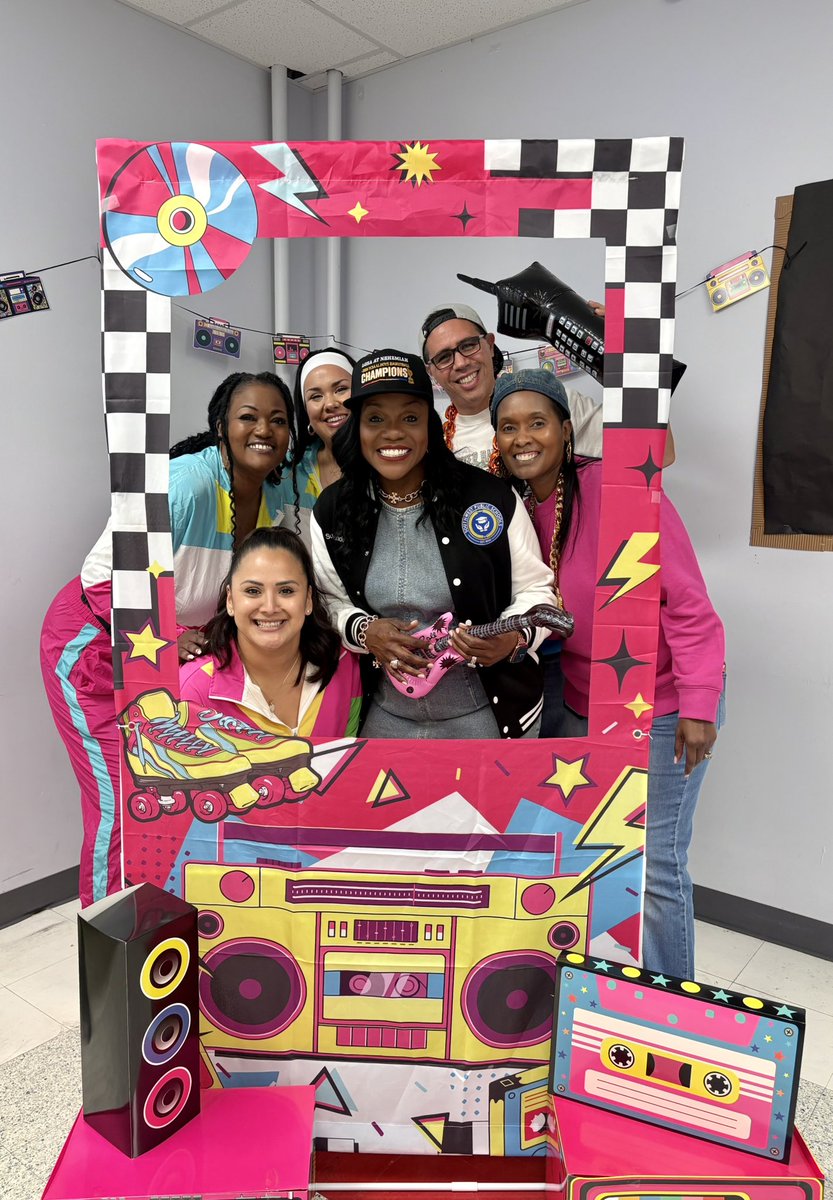 V.Ocañas tweet media